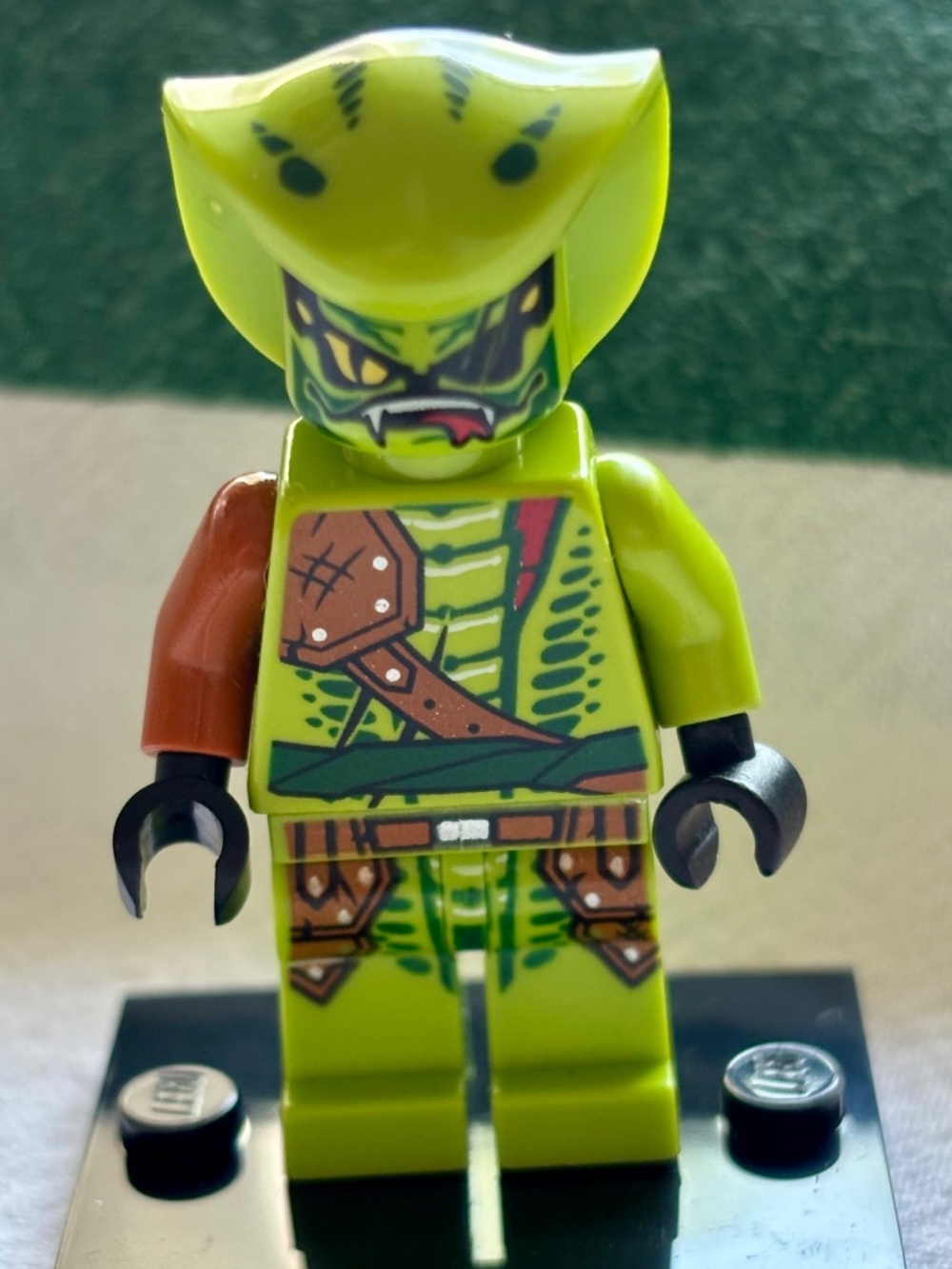 LEGO NINJAGO Rebooted "Lasha" njo0206 with stand.